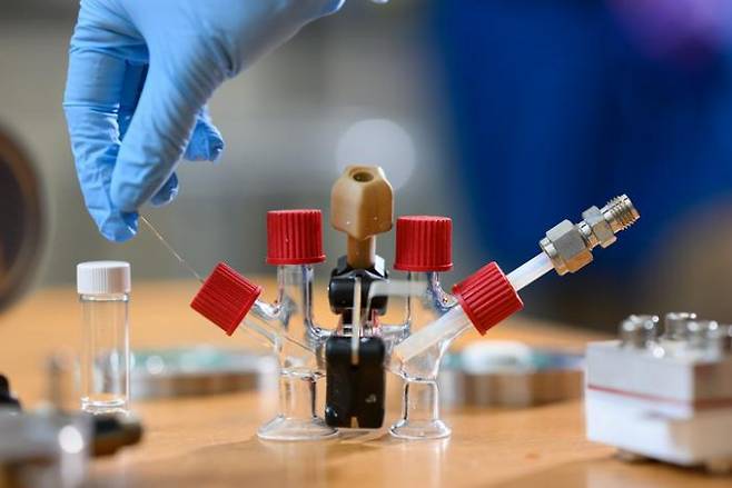 제목 :배터리 용량 3배 ‘괴물전지’ 탄생…전기항공기도 나올까