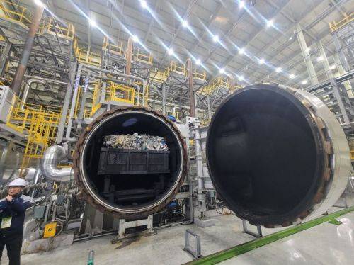 제목 : 영국·사우디서도 날아왔다…韓 정읍 와선 “정말 폐비닐로 기름 뽑아요?” 200명 북적